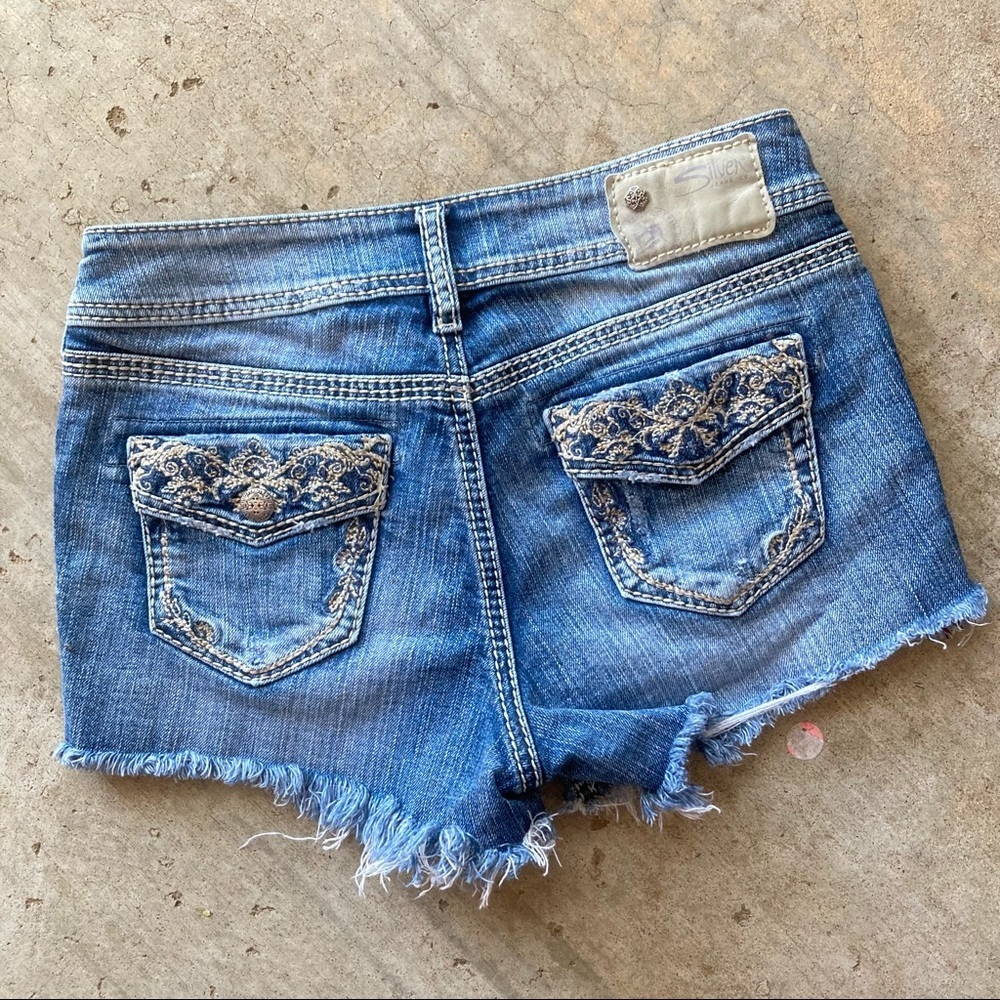 Silver Jeans | Suki Mid Denim Distressed Shorts 26